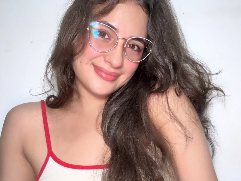 M_iiaa, model webcam de Stripchat: fotos