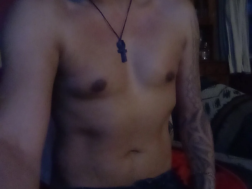 cloudyyyykiwi, model webcam de Stripchat: fotos