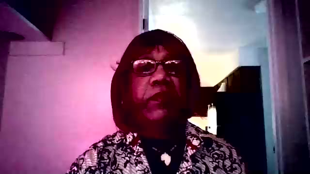 Preview photo of webcam model grovestbottom on Chaturbate