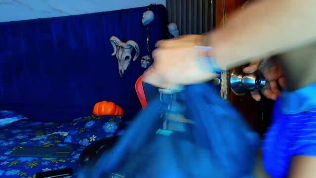 Preview photo of webcam model charles-kinsgley on Flirt4Free
