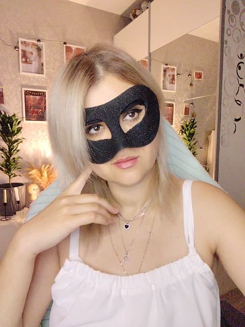 lovemenow23, webcammodell på BongaCams: bilder