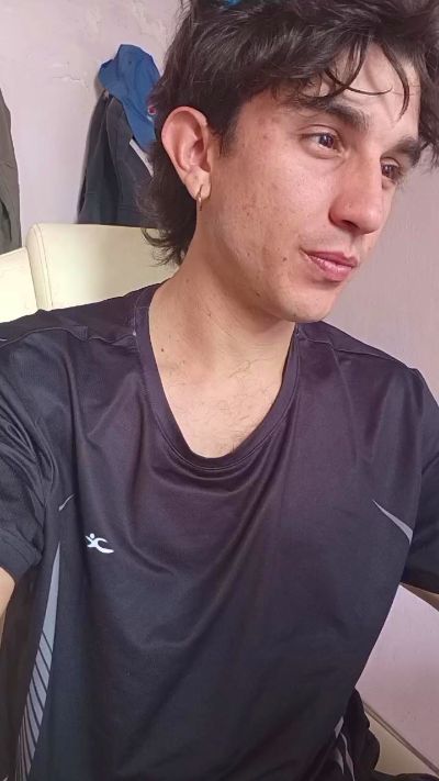 tonylindo123, webcammodell på Cam4: bilder