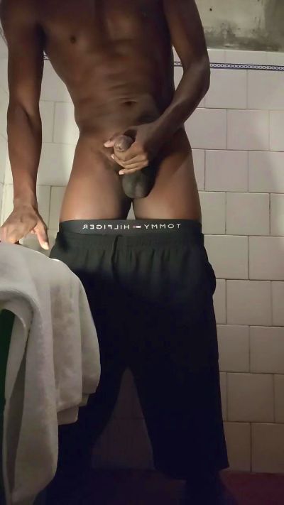 pretu1, webcammodel på Cam4: fotos