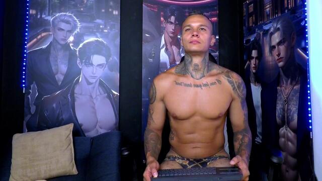 Preview photo of webcam model darius-maximus on Flirt4Free