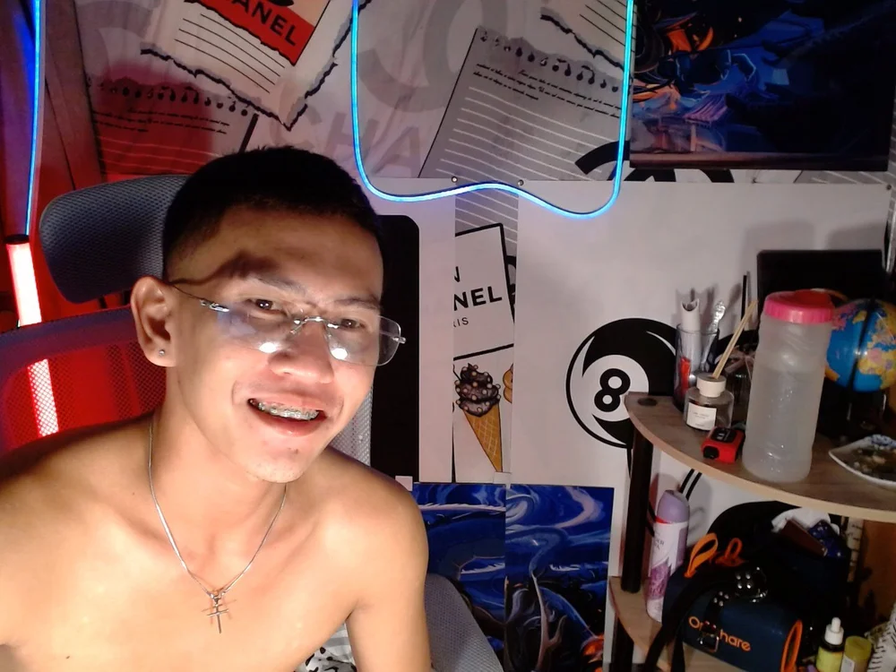 RalfAsian25, model webcam de Stripchat: fotos