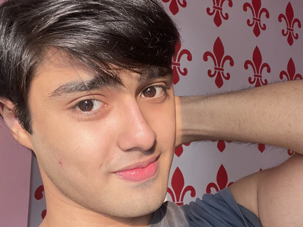 Rocco787876 – Stripchat webkamerás modell