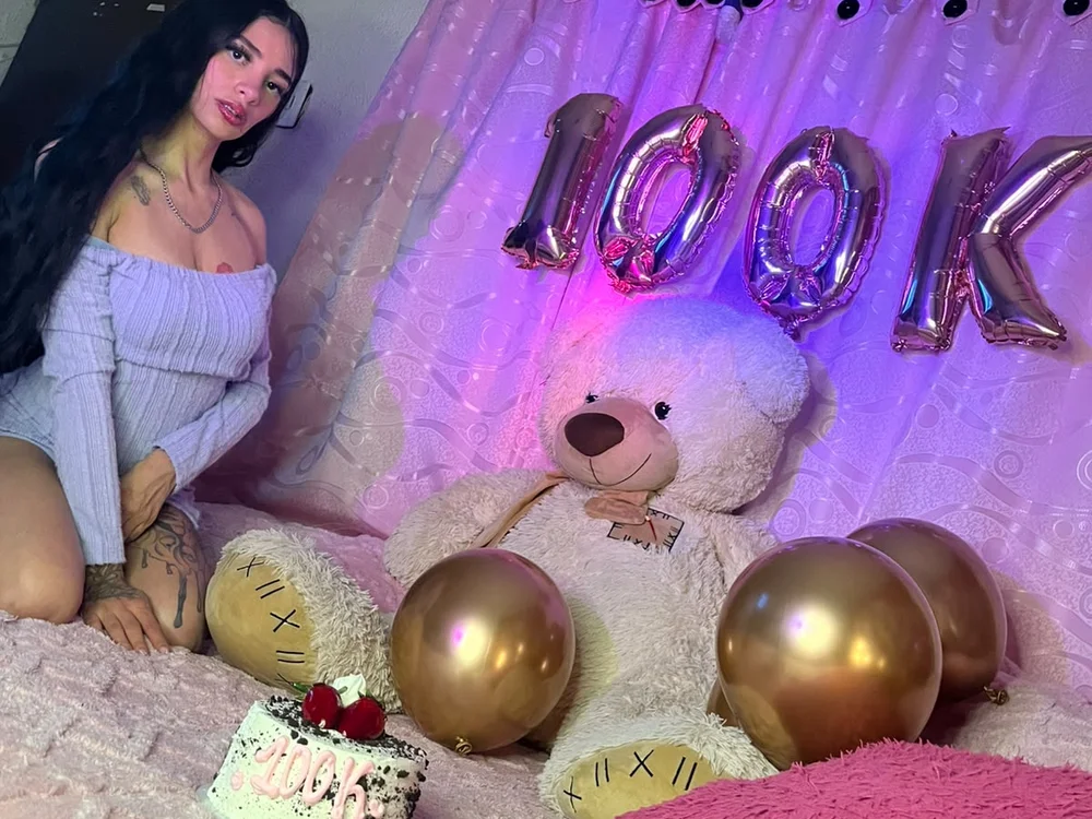 _Dulcinea777 (Stripchat): foto un profils