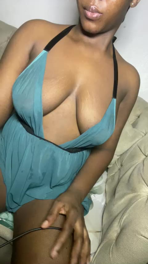 Фото вебкам-модели shakirakenny на LiveJasmin