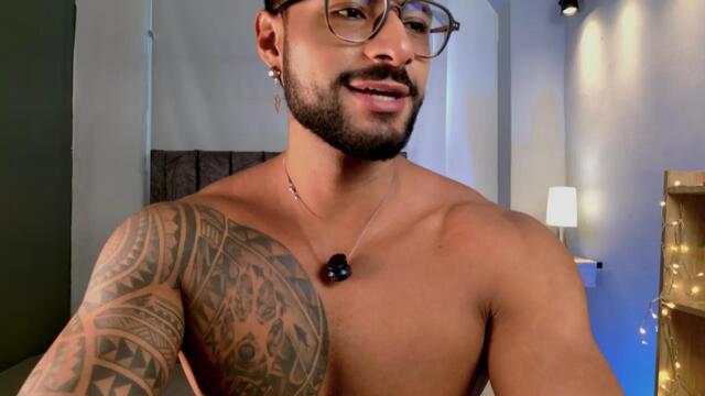 liiam-garcia – Flirt4Free webkamerás modell
