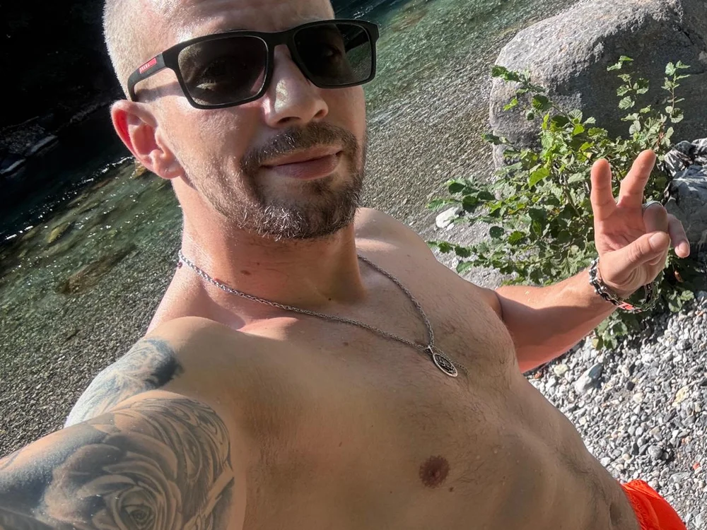 xxbixx на Stripchat: слики и профил