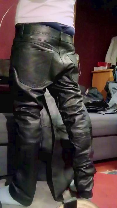 fetishjeans (Cam4): ảnh người mẫu webcam