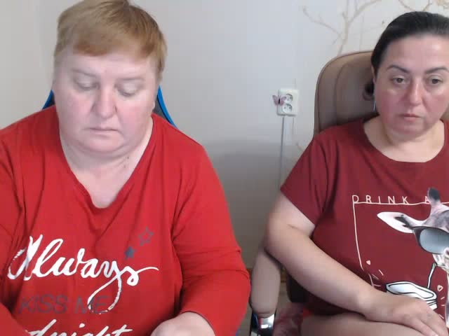 mollyandjane: عارضة كاميرا ويب على XloveCam