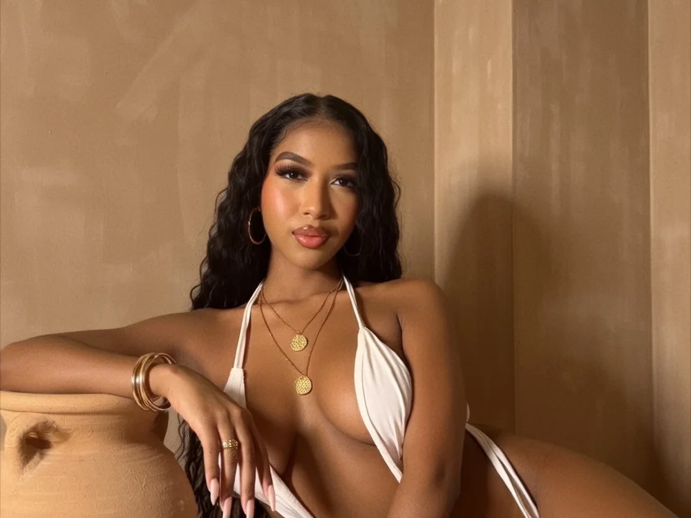 IamCrystal2 – Stripchat webkamerás modell