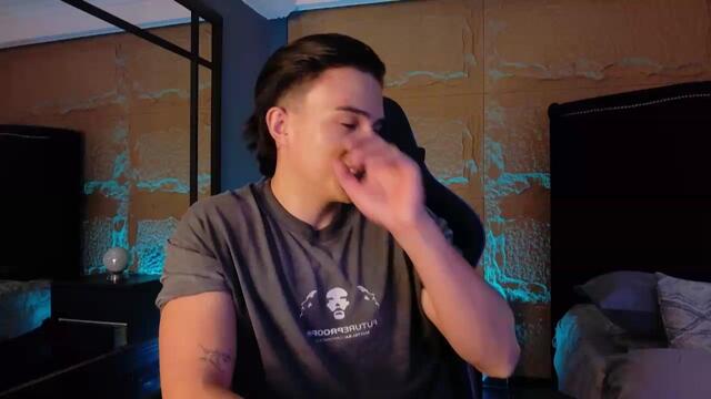 aslan-fox – Webcam-Modell auf Flirt4Free