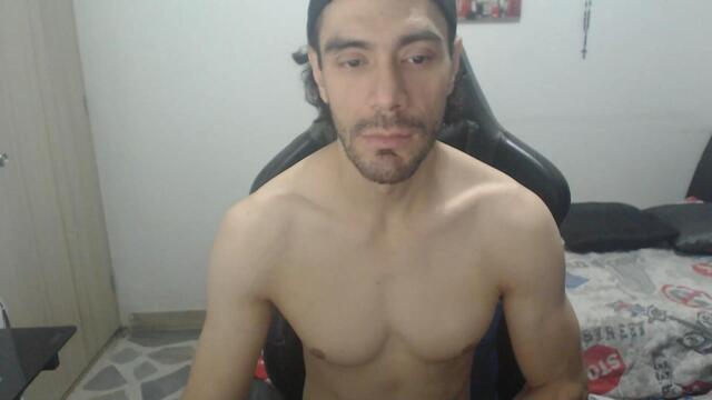 Preview photo of webcam model jusstin-i on Flirt4Free