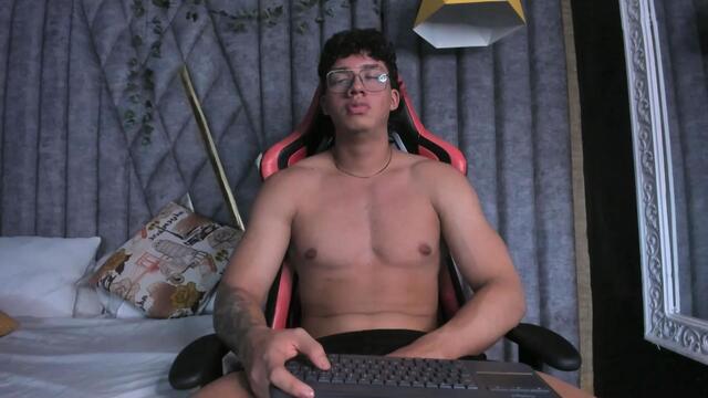 axxel-men – уебкам модел в Flirt4Free: снимки