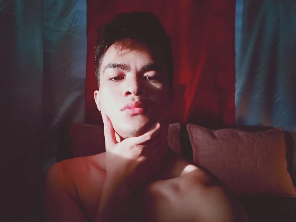 yourmikexxx na Stripchat: fotky a profil