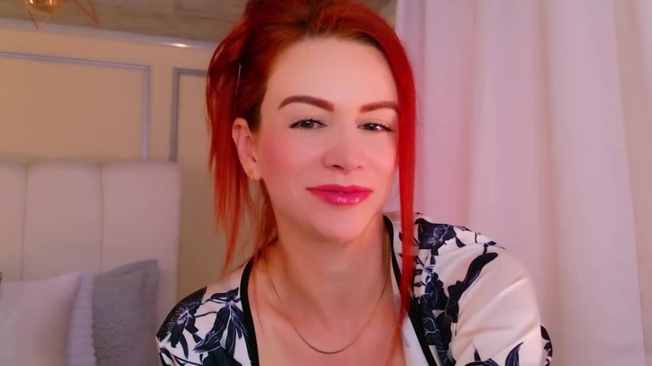 leahred – XloveCam webkamerás modell