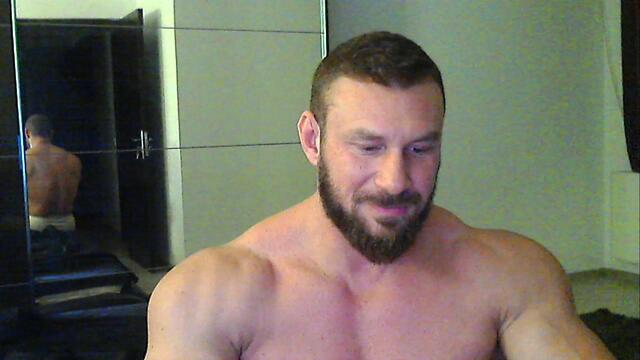 Preview photo of webcam model kevin-muscle on Flirt4Free