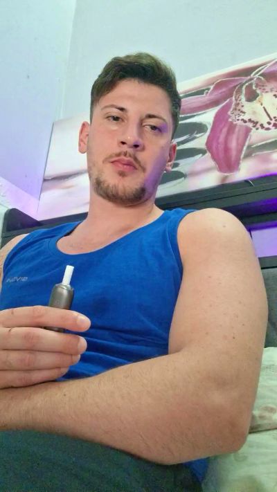 friend999 – Cam4 webkamerás modell