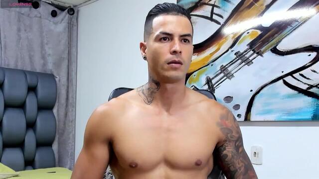 andres-clark — Flirt4Free 直播模特:照片与资料