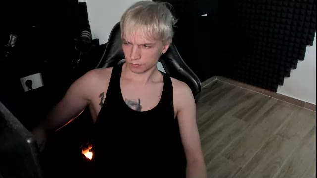 yoi_aji — Chaturbate वेबकैम मॉडल: फ़ोटो