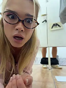 Nicoleevien, webcammodel på Stripchat: fotos