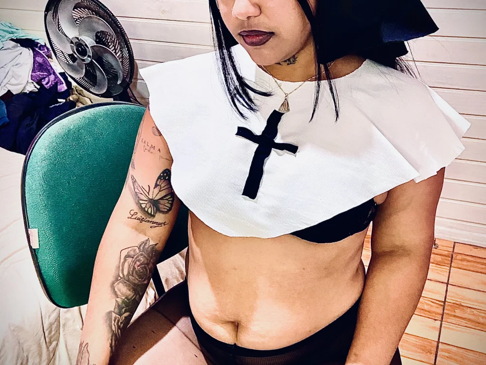 amoryyo บน Stripchat: รูปภาพและโปรไฟล์