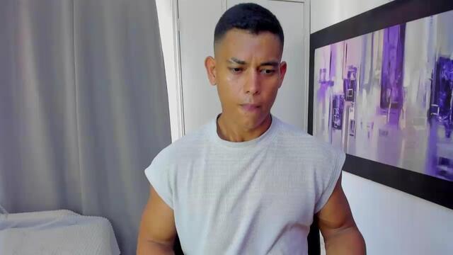 adan-fulker na Flirt4Free: fotky a profil