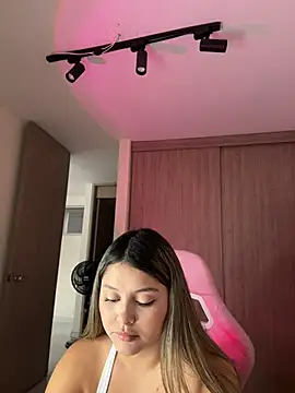 lunablossom_ — Stripchat वेबकैम मॉडल: फ़ोटो