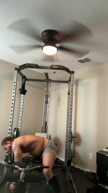 Preview photo of webcam model thomasgwhitecft on Chaturbate