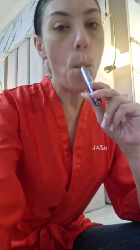 arnelladuvale – LiveJasmin webkamerás modell