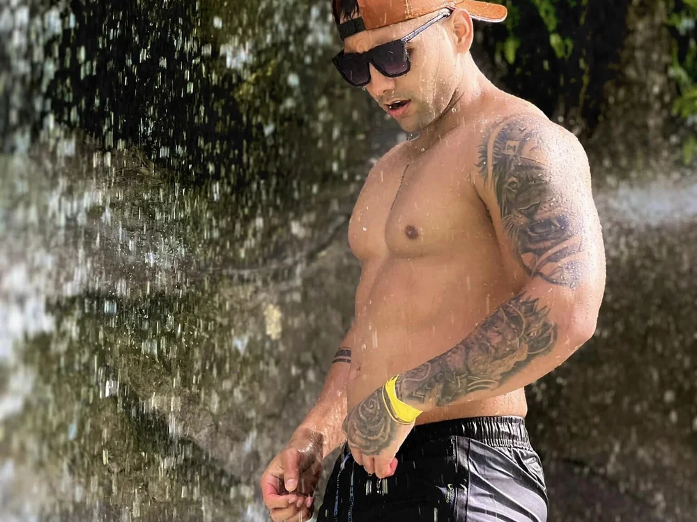alex_oficial – уебкам модел в Stripchat: снимки