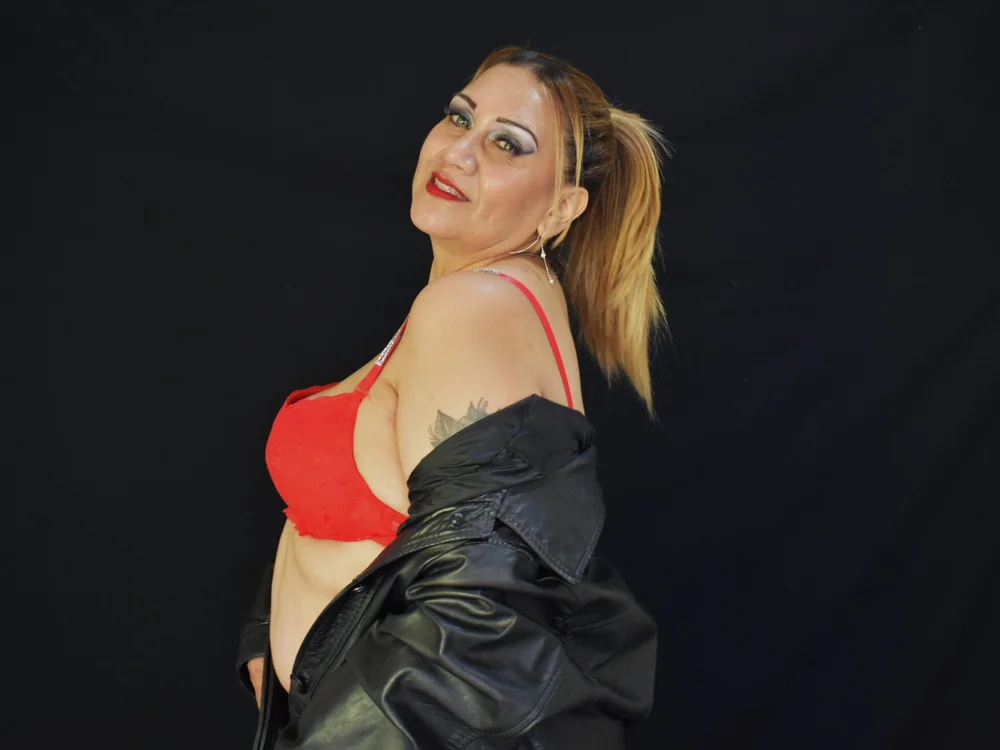 yayita_mature, webcammodel på Stripchat: fotos