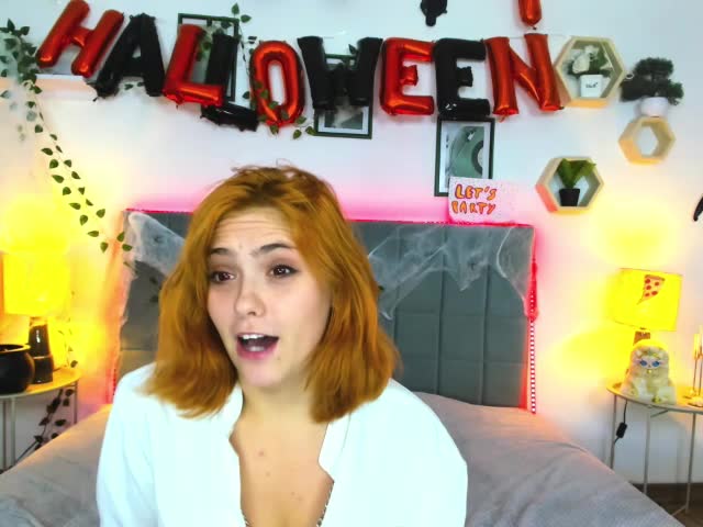 dellarowe (XloveCam): fotod ja profiil