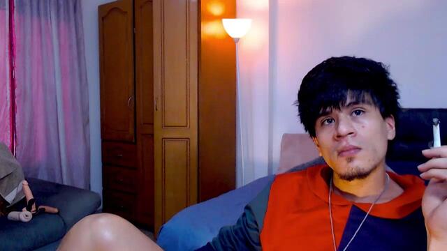 Preview photo of webcam model eiden-allenx on Flirt4Free