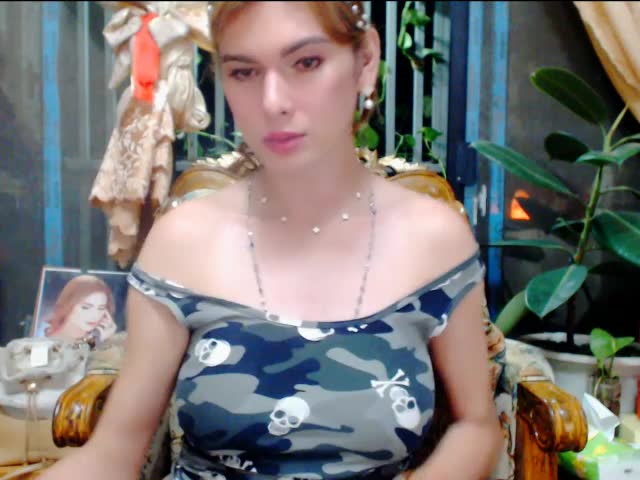 beautyqueents – XloveCam webkamerás modell