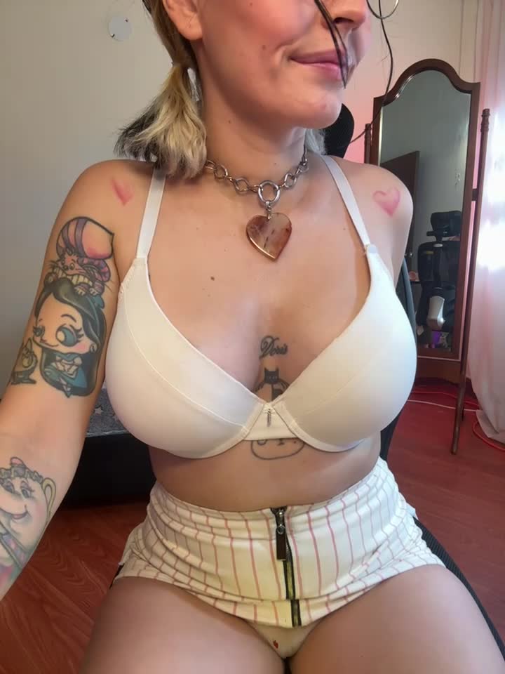 saraleepoison (XloveCam): foto un profils