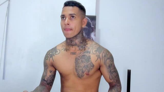 tyler-belll: عارضة كاميرا ويب على Flirt4Free