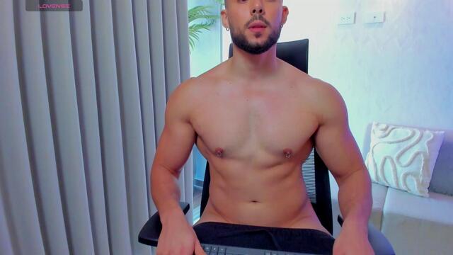 adrian-gomez, model webcam de Flirt4Free: fotos