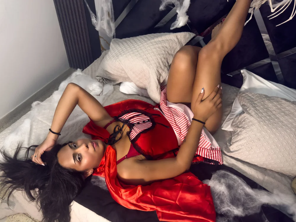 EmilyGomezLS, model webcam de Stripchat: fotos