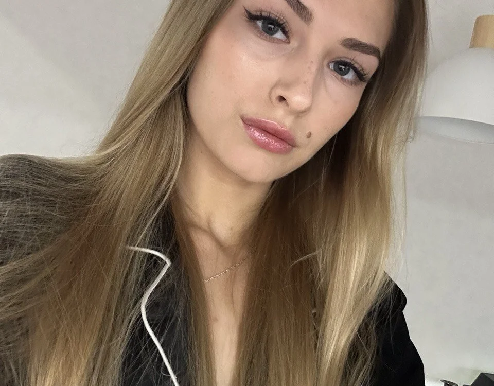 Soft_Eva: عارضة كاميرا ويب على Stripchat
