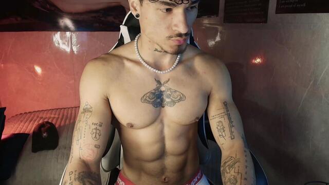 Preview photo of webcam model brayls-dwayne on Flirt4Free