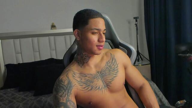 charless-ford: عارضة كاميرا ويب على Flirt4Free