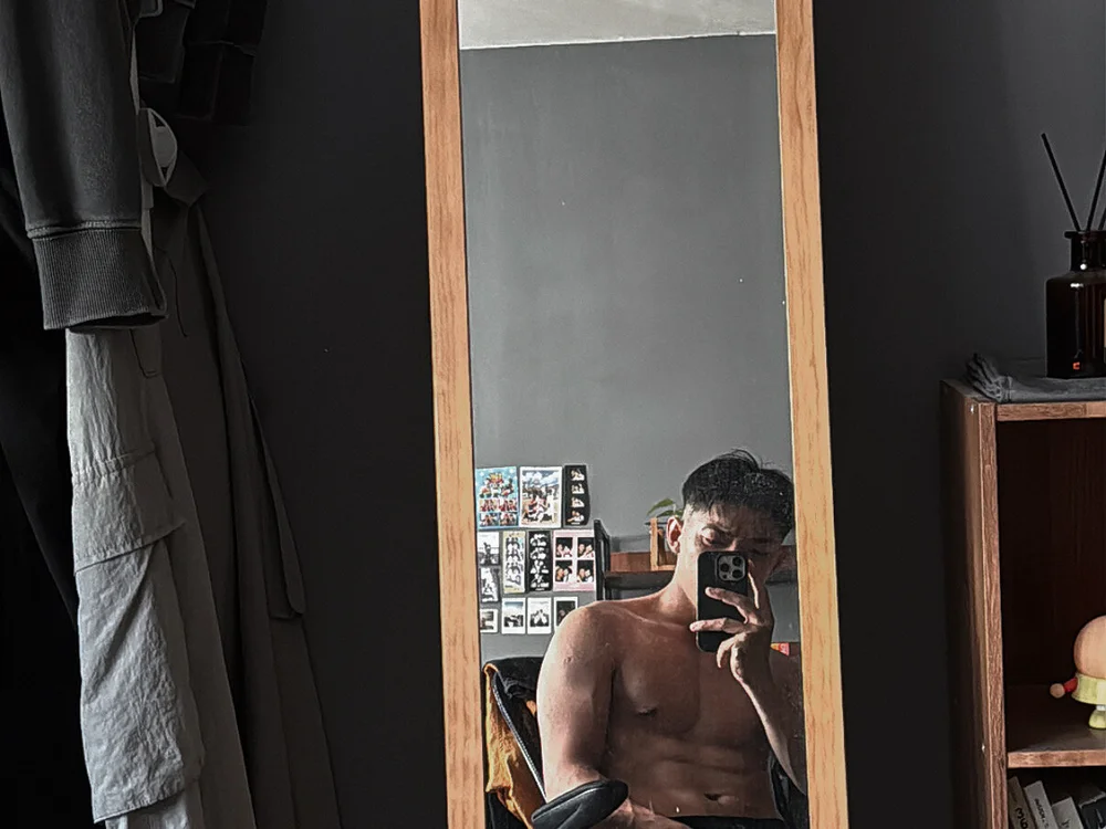 Preview photo of webcam model Yooo17 on Stripchat