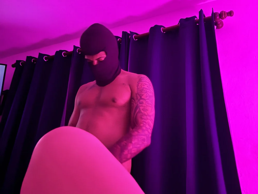 Laboriyeldomi, webcammodell på Stripchat: bilder