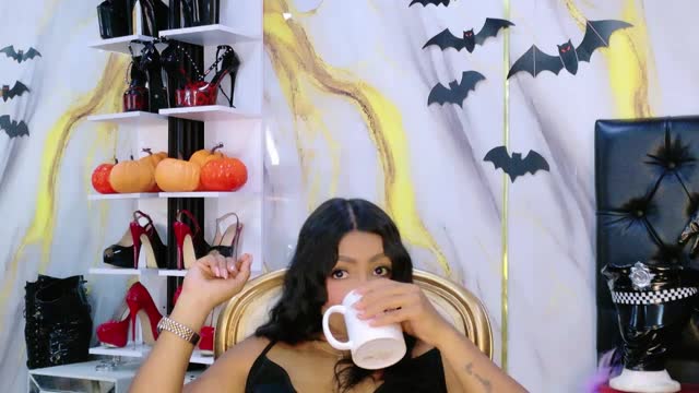 lindafrancoo – уебкам модел в XloveCam: снимки