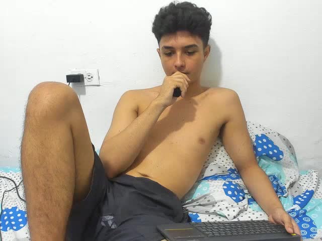 ethanlowell: عارضة كاميرا ويب على XloveCam