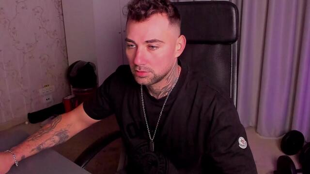 big-zacky – Flirt4Free webkamerás modell