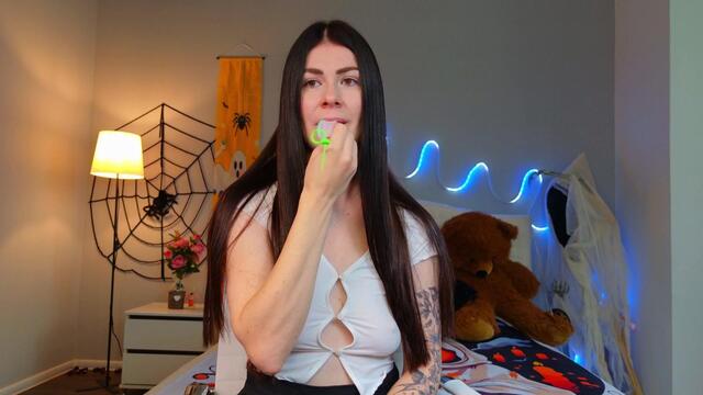 mila-secretss — Flirt4Free 直播模特：照片与资料